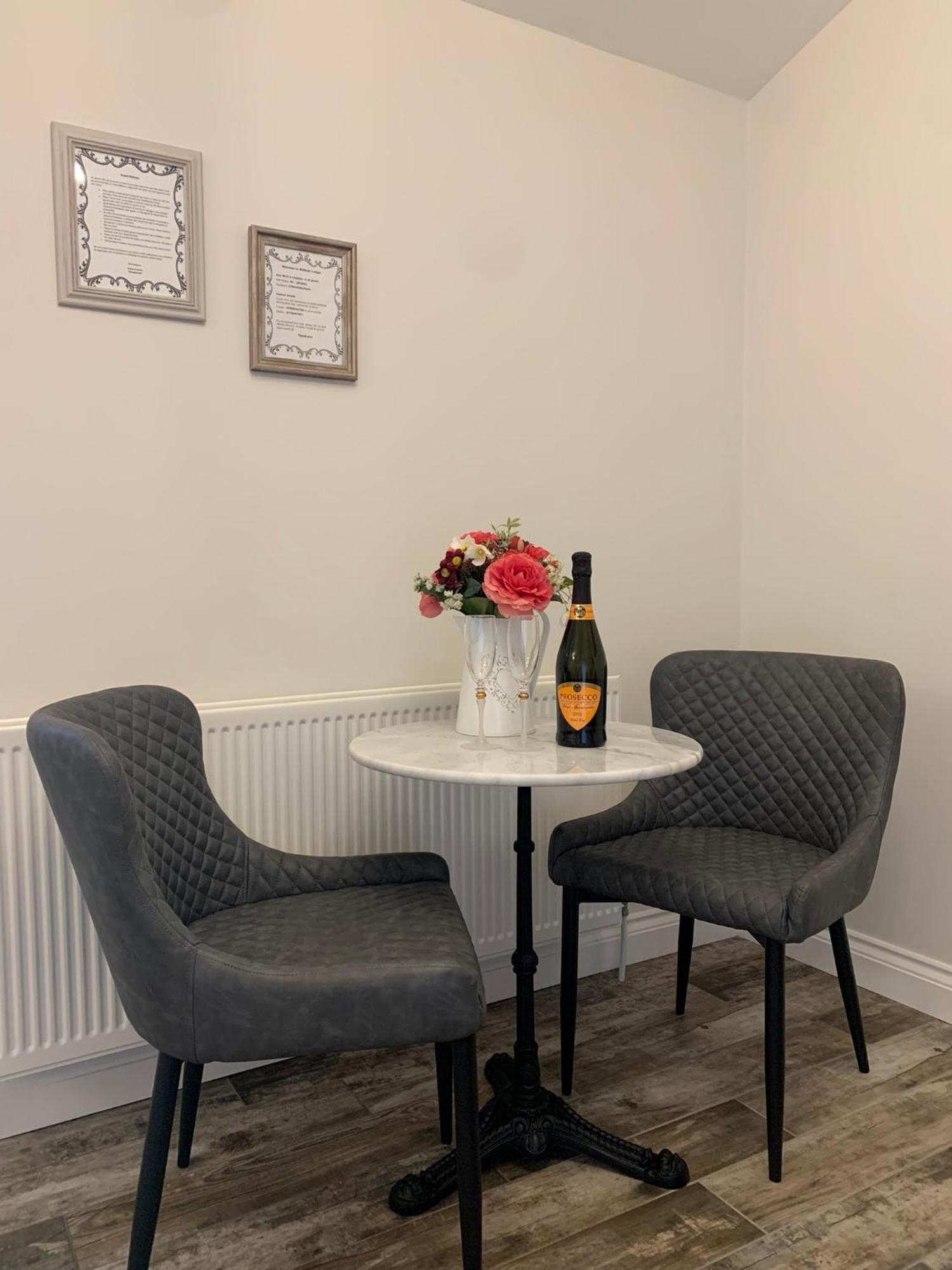 Millbrae Lodges Belfast Bagian luar foto