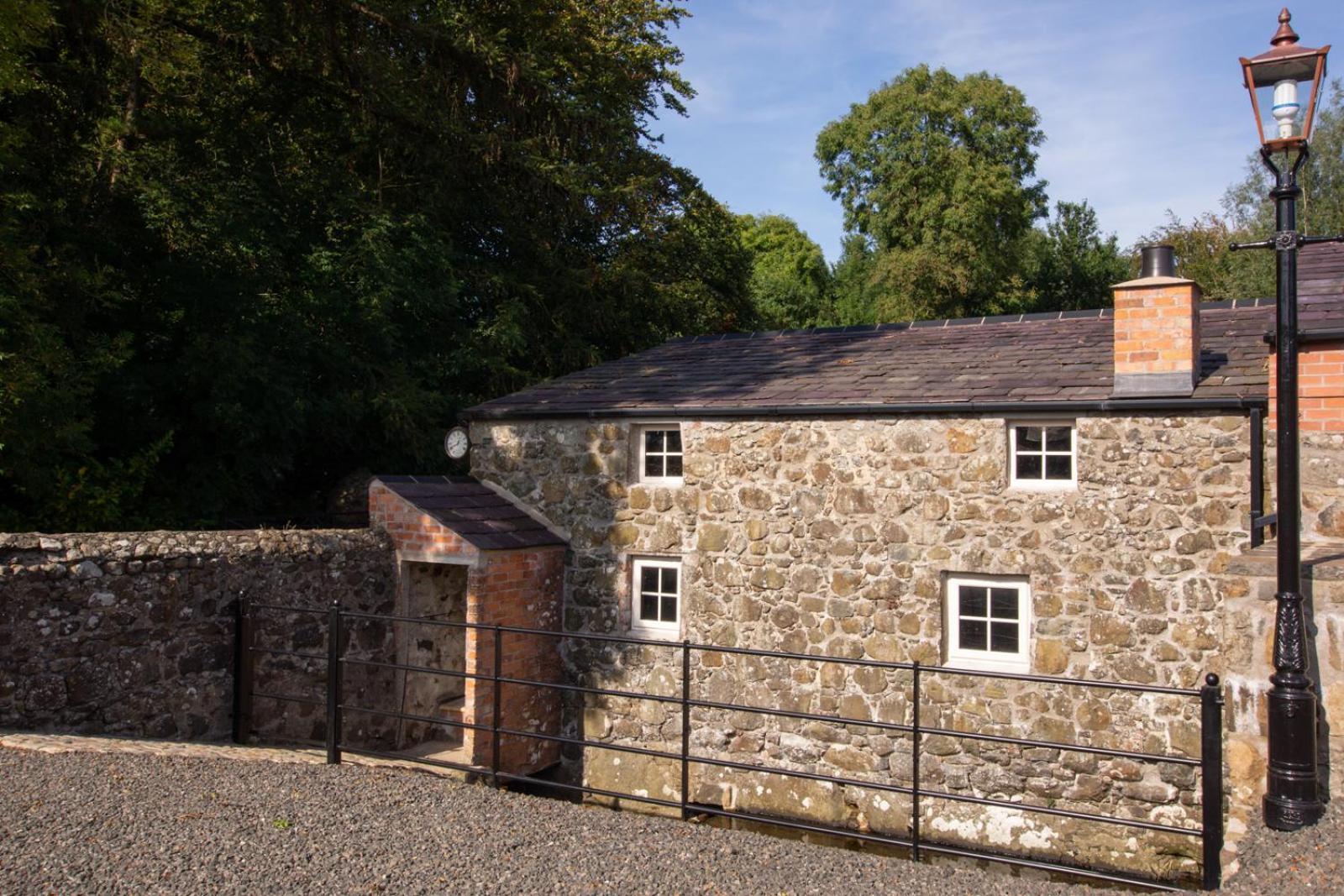 Millbrae Lodges Belfast Bagian luar foto